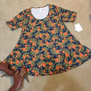 NWT LuLaRoe The Perfect Tee